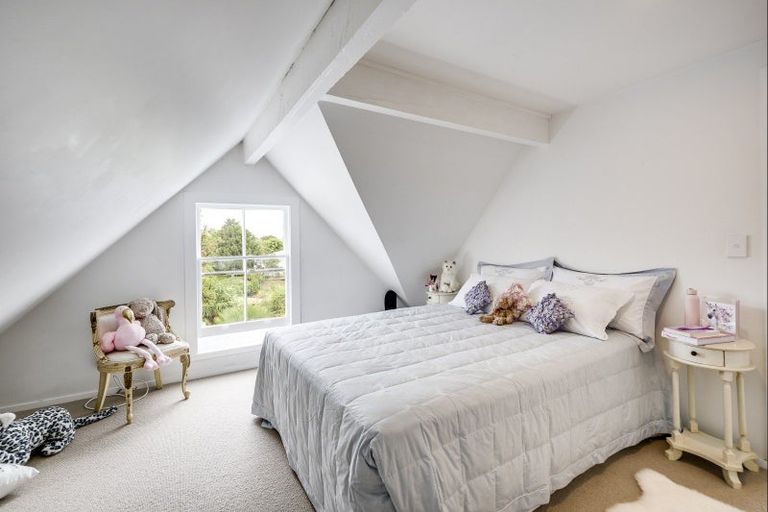 Photo of property in 3 Terrace Lane, Hospital Hill, Napier, 4110