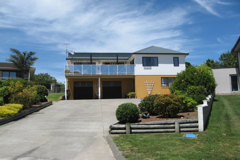 Photo of property in 82 Torkar Road, Clarks Beach, 2122