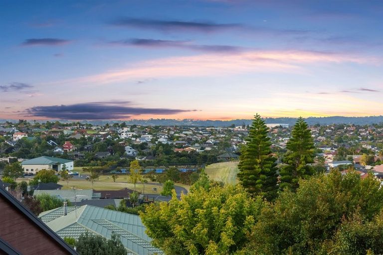 Photo of property in 138a Luckens Road, West Harbour, Auckland, 0618