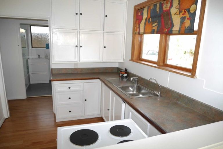 Photo of property in 122 Matai Road, Raumati South, Paraparaumu, 5032