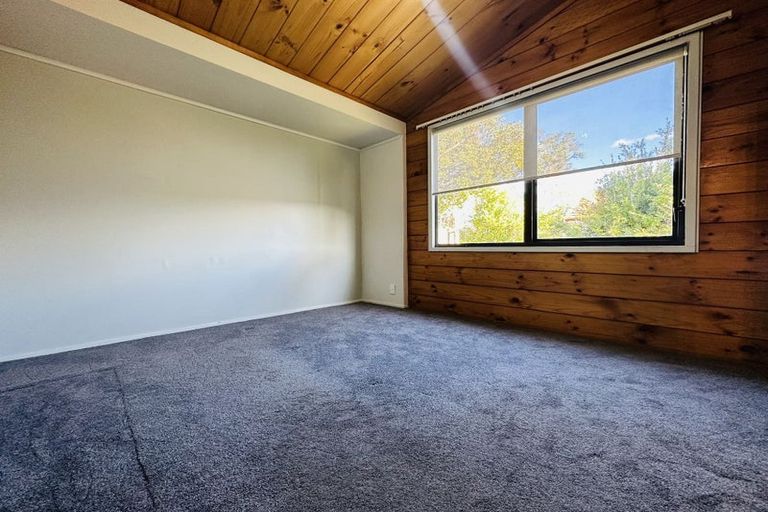 Photo of property in 11a Pendene Place, Forrest Hill, Auckland, 0620