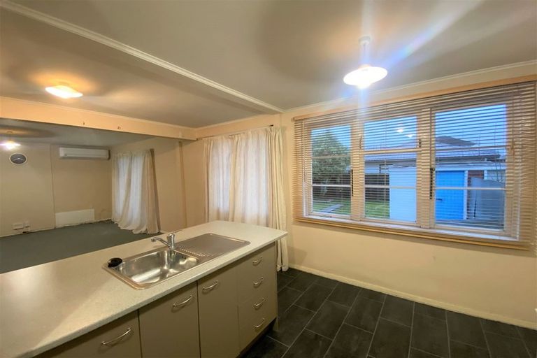 Photo of property in 5 Brookside Terrace, Bryndwr, Christchurch, 8053