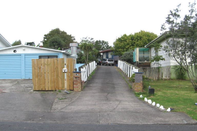 Photo of property in 10 St Margaret Place, West Harbour, Auckland, 0618