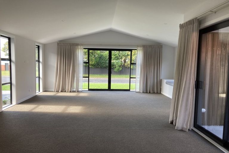 Photo of property in 6 Taylor Street, Cambridge, 3434