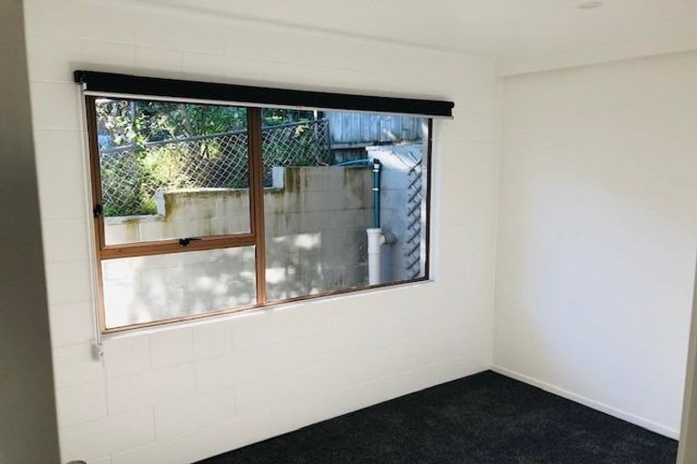 Photo of property in 1/43 Seaton Road, Murrays Bay, Auckland, 0630