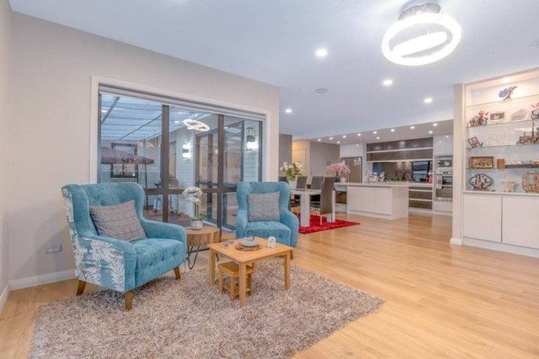 Photo of property in 102 Tapu Road, Huapai, Kumeu, 0810