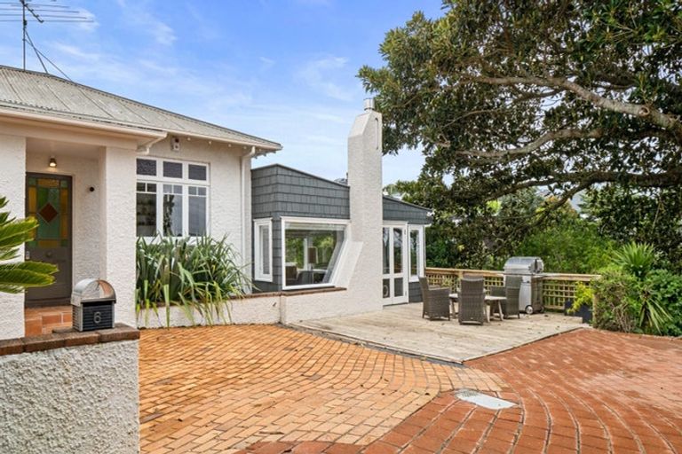 Photo of property in 6 Mollyhawk Place, Birkenhead, Auckland, 0626