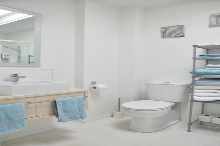 Photo of property in 9/72 Kitchener Road, Milford, Auckland, 0620