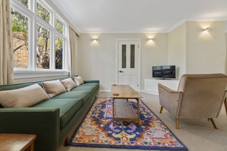 Photo of property in 22 Shandon Street, Roseneath, Port Chalmers, 9023