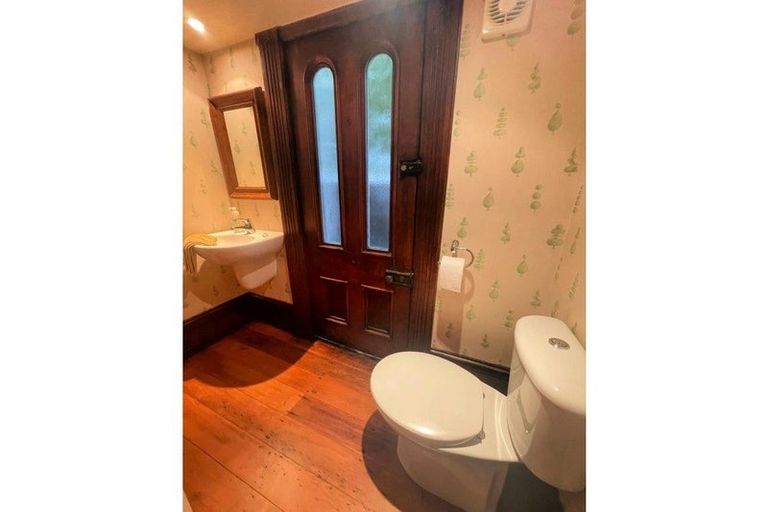 Photo of property in 18 Murphy Street, Thorndon, Wellington, 6011