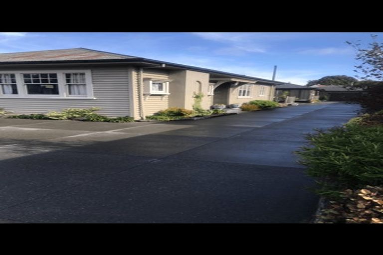 Photo of property in 216 Riccarton Road, Riccarton, Christchurch, 8041