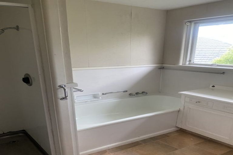 Photo of property in 53 Maidstone Road, Ilam, Christchurch, 8041