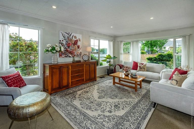 Photo of property in 16 Freebairn Street, Redwood, Christchurch, 8051