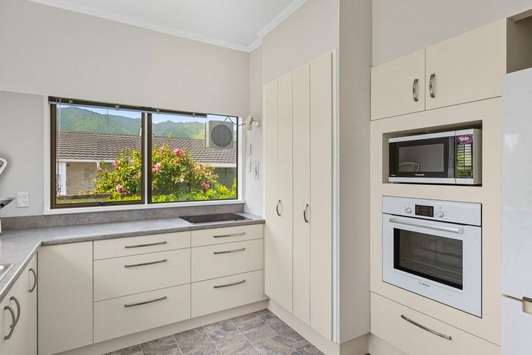 Photo of property in 51 Ngaio Road, Waikanae, 5036