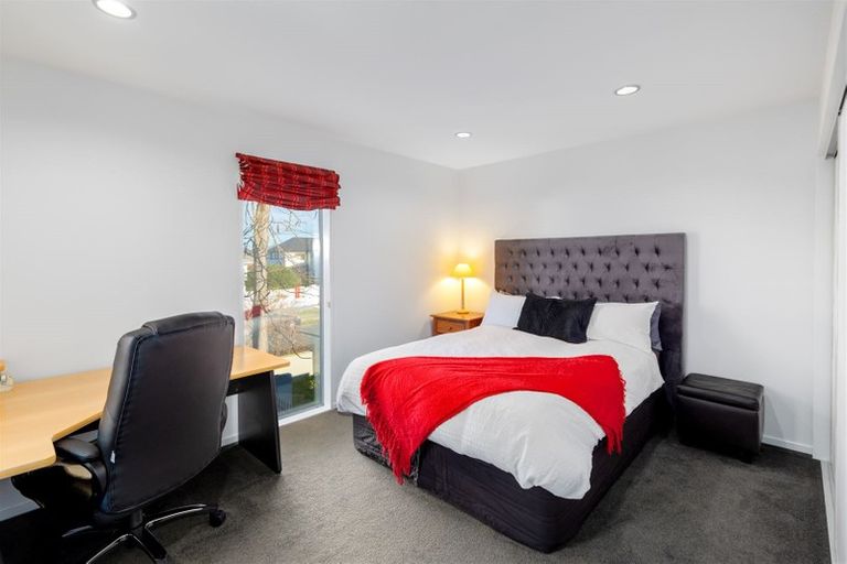 Photo of property in 21 Taylors Avenue, Bryndwr, Christchurch, 8052