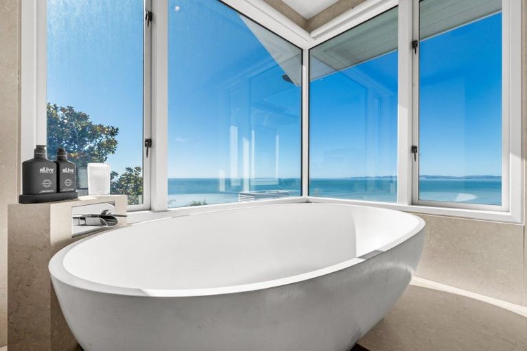 Photo of property in 8 Elizabeth Road, Bluff Hill, Napier, 4110