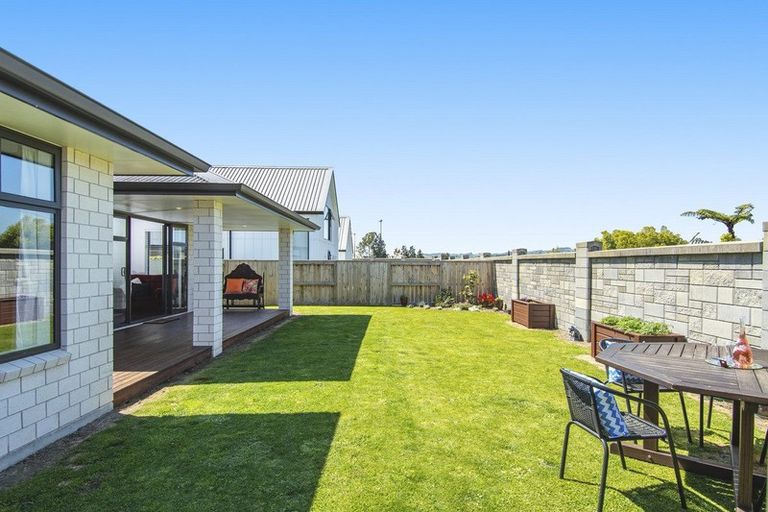 Photo of property in 14 Saint Thomas Avenue, Pyes Pa, Tauranga, 3112