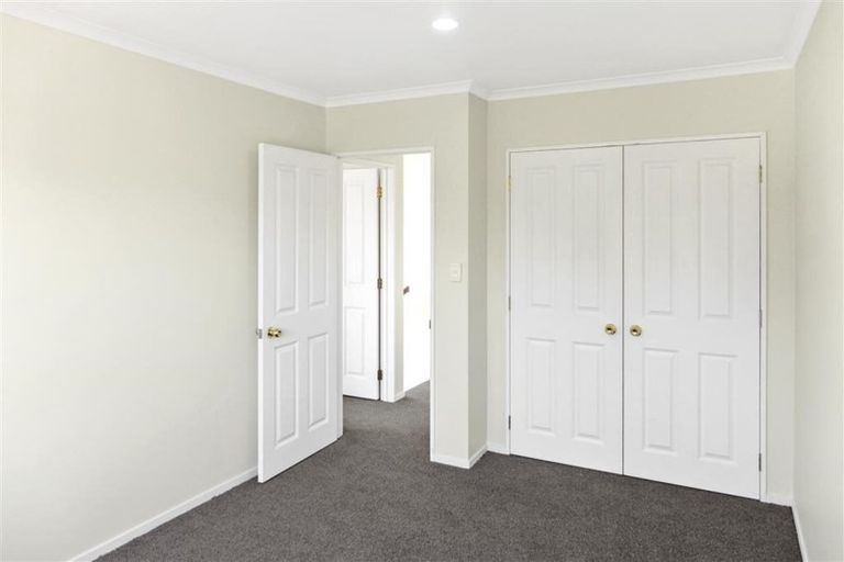 Photo of property in 86a Rosewarne Crescent, Glendene, Auckland, 0602