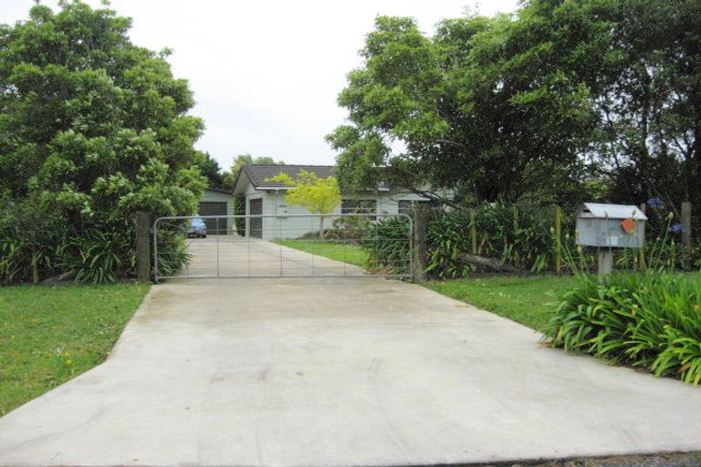 Photo of property in 35 Jack Paterson Road, Opaheke, Papakura, 2584
