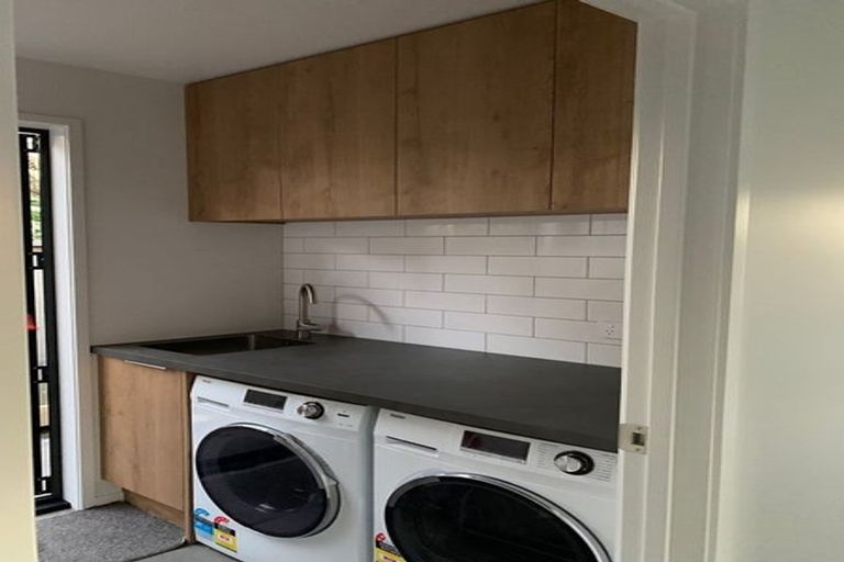 Photo of property in 9 Lyn Street, Lynmouth, New Plymouth, 4310