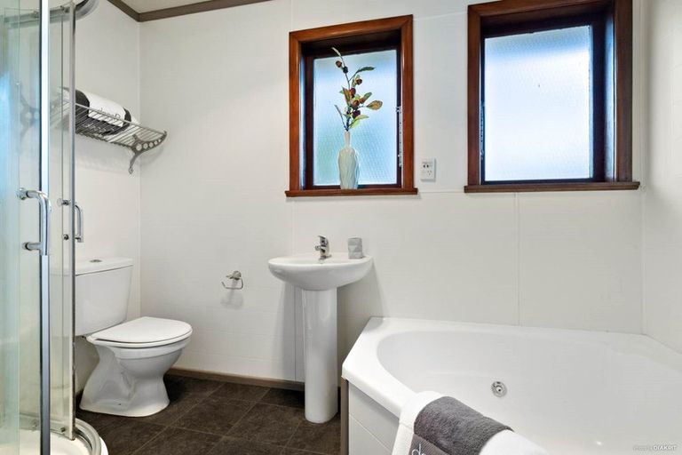 Photo of property in 18 Challinor Street, Pakuranga, Auckland, 2010