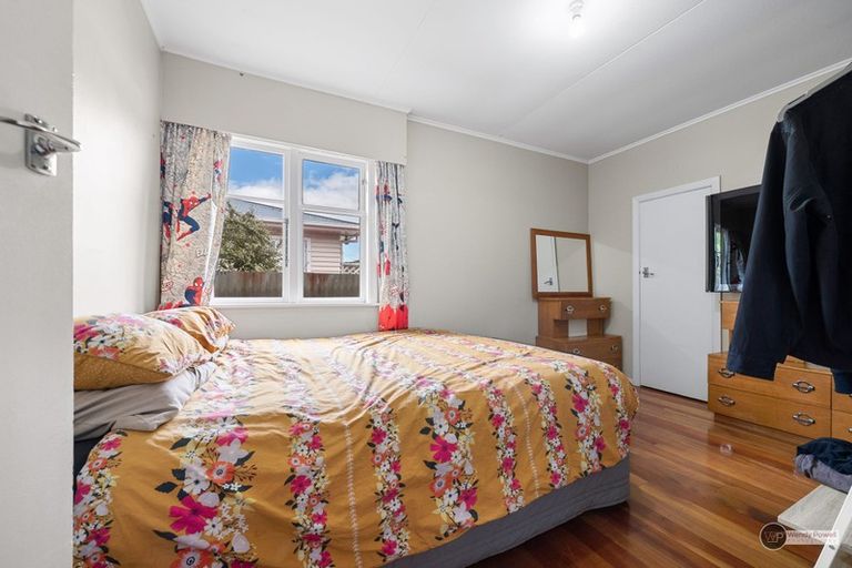 Photo of property in 32 Coast Road, Wainuiomata, Lower Hutt, 5014