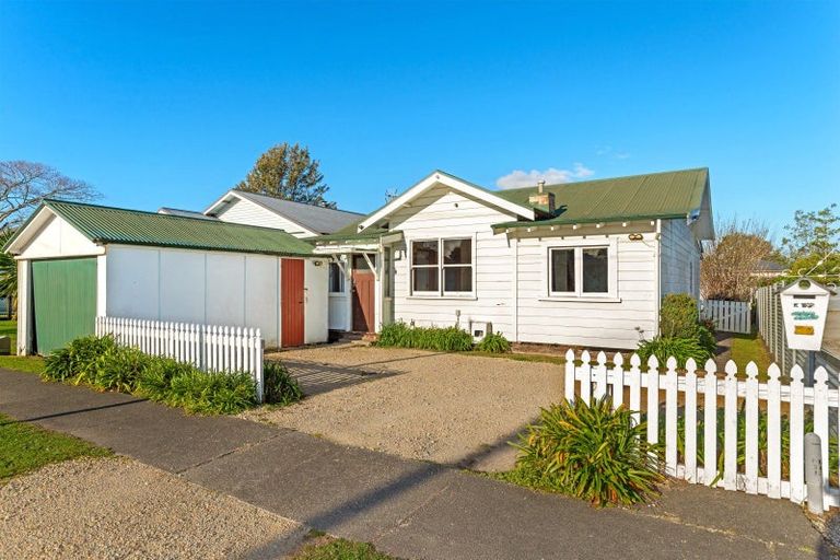 Photo of property in 16 Wellington Street, Te Hapara, Gisborne, 4010