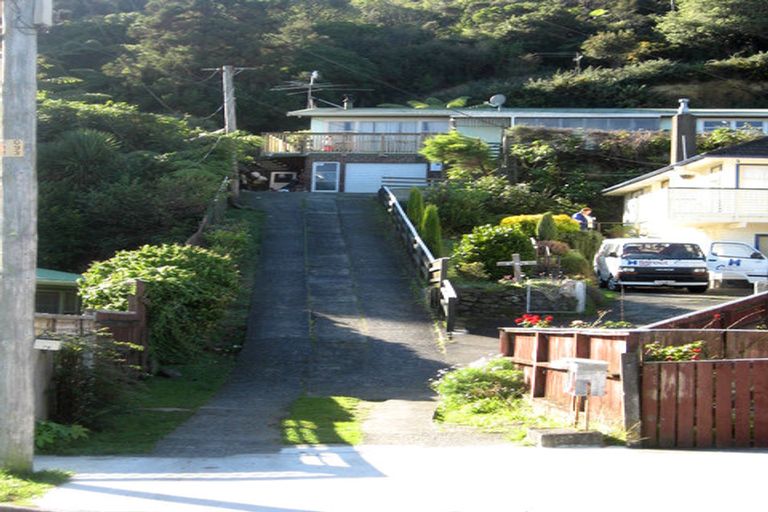 Photo of property in 77 Thomas Street, Stokes Valley, Lower Hutt, 5019