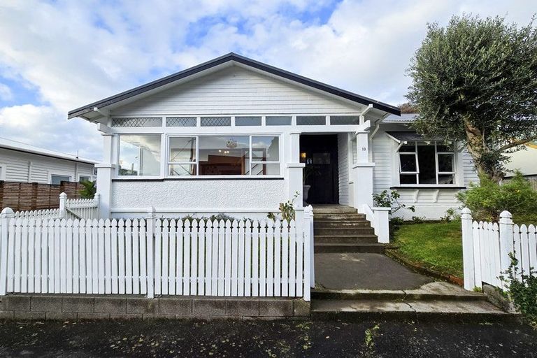 Photo of property in 13 Henui Street, Strandon, New Plymouth, 4312