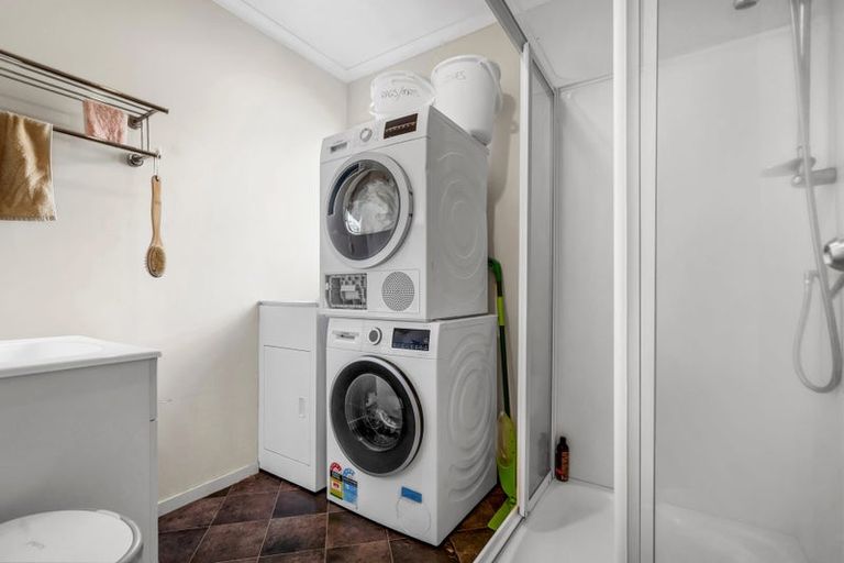 Photo of property in 12 Lane Road, Weymouth, Auckland, 2103