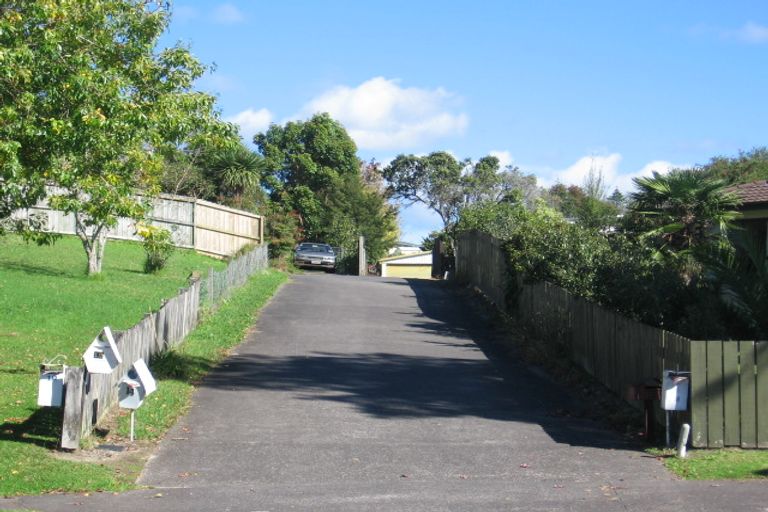 Photo of property in 16 Glucina Place, Glen Eden, Auckland, 0602