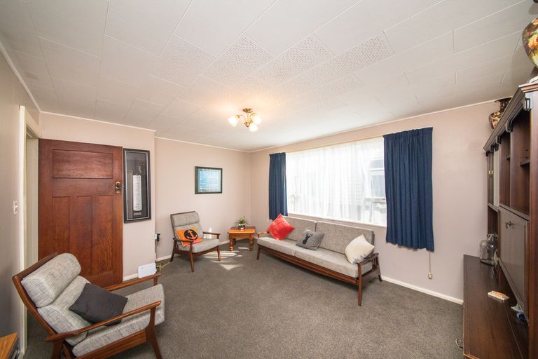 Photo of property in 16 Karaka Street, Hokowhitu, Palmerston North, 4410