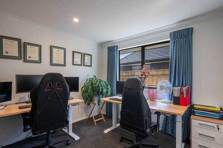 Photo of property in 79a Hinemoa Street, Levin, 5510
