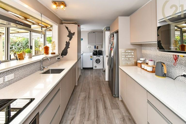 Photo of property in 11 Fairlight Place, Manurewa, Auckland, 2102