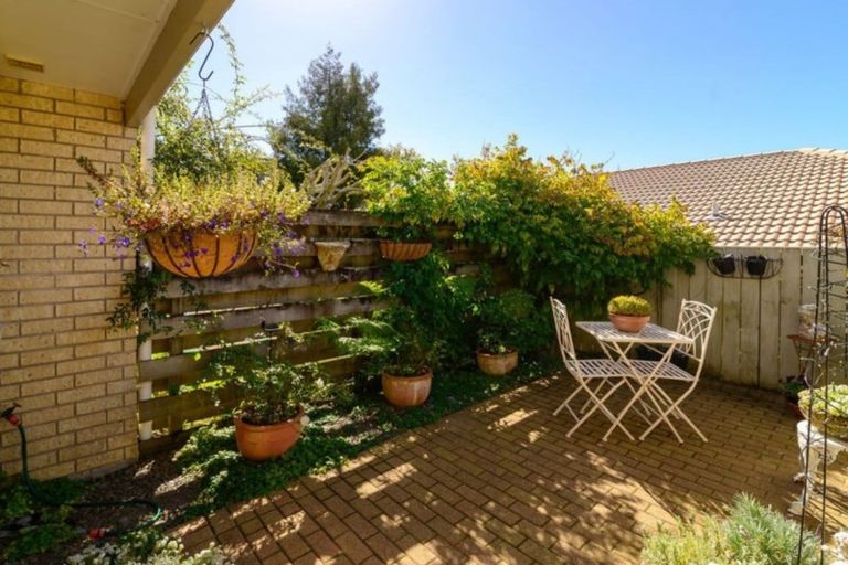 Photo of property in 3a Cobbe Place, Pomare, Rotorua, 3015