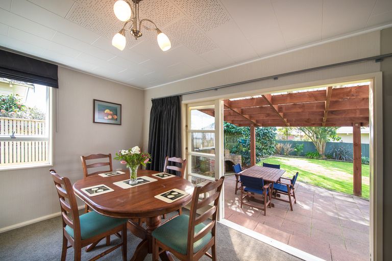 Photo of property in 16 Karaka Street, Hokowhitu, Palmerston North, 4410