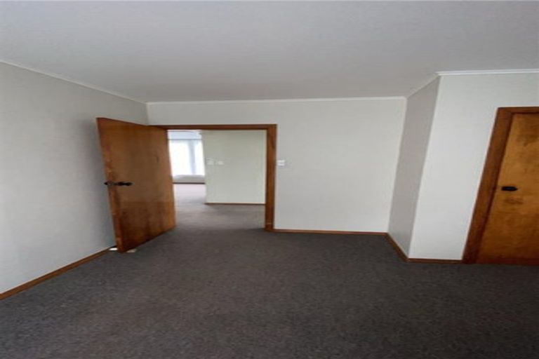 Photo of property in 19 Cook Street, Marfell, New Plymouth, 4310