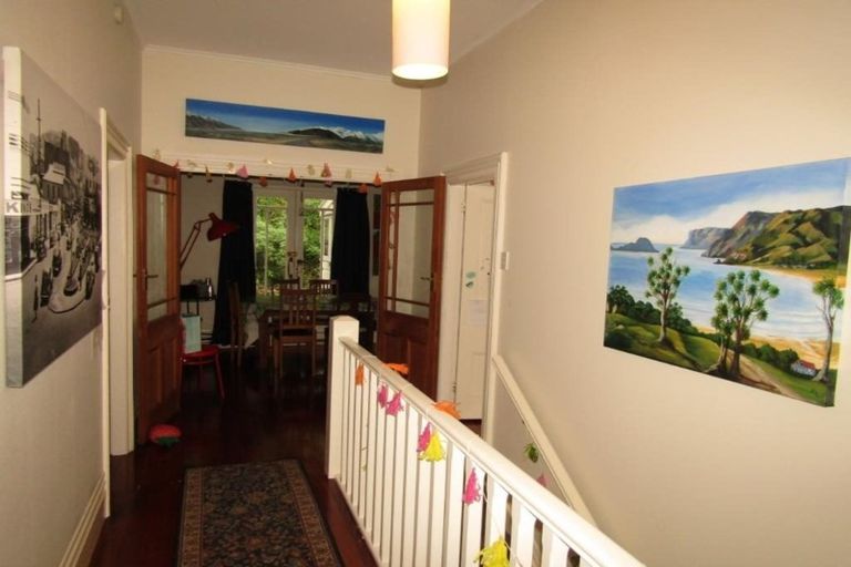 Photo of property in 28 Rangiora Avenue, Kaiwharawhara, Wellington, 6035