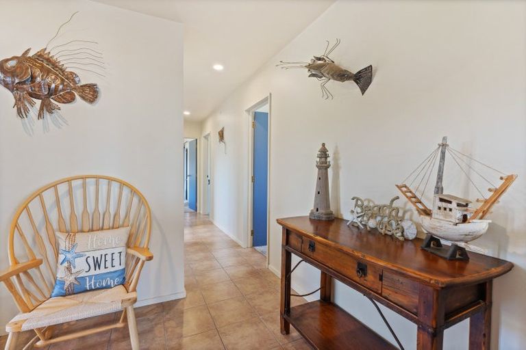 Photo of property in 43 Longbeach Drive, Castlecliff, Whanganui, 4501