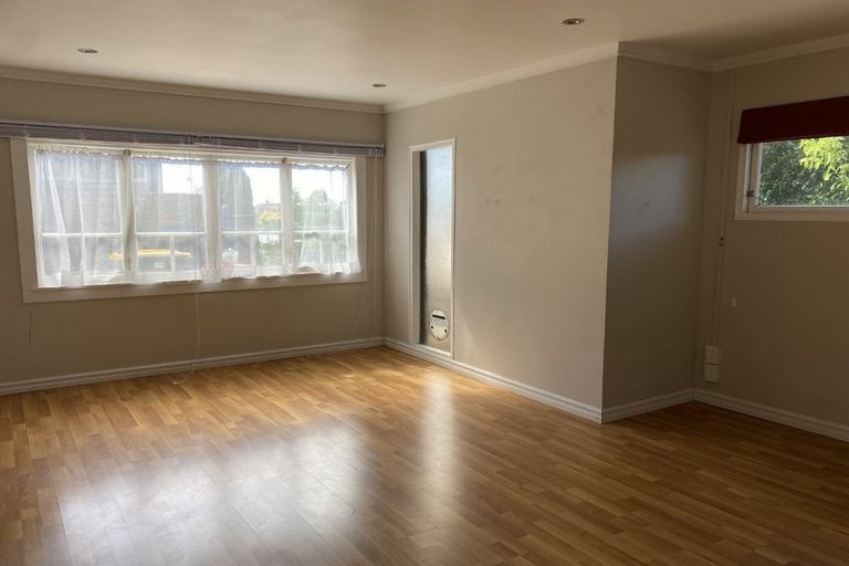 Photo of property in 2/32 Prince Regent Drive, Half Moon Bay, Auckland, 2012