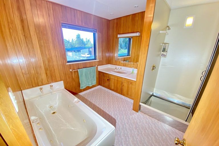 Photo of property in 10 Brownlee Drive, Moana, 7872