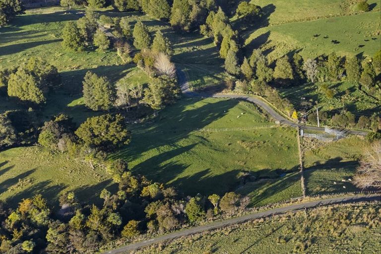 Photo of property in 690 Haruru Road, Kaukapakapa, 0873
