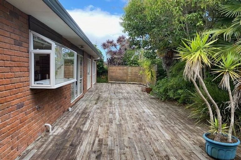 Photo of property in 48 Frank Nobilo Drive, Golflands, Auckland, 2013