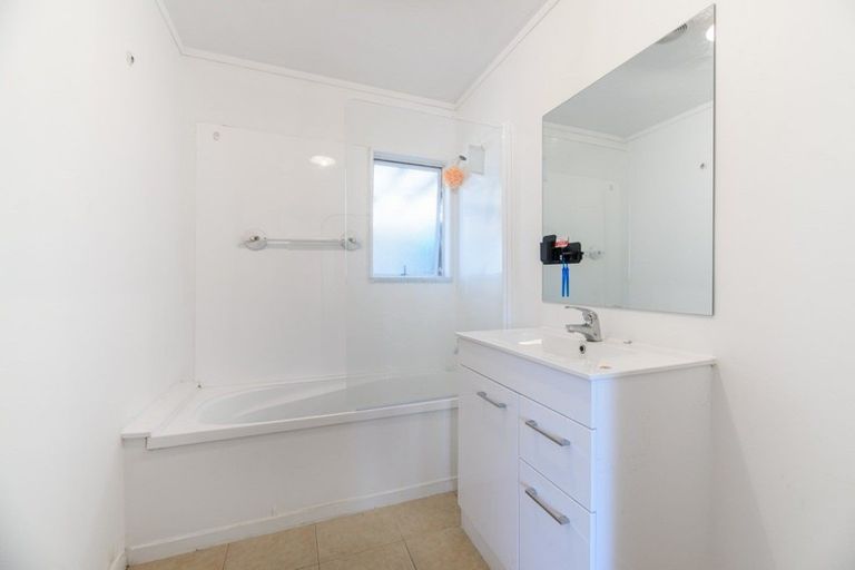 Photo of property in 28 Trimdon Street, Randwick Park, Auckland, 2105