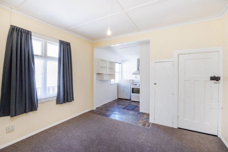 Photo of property in 1/4 Oxford Street, Hokowhitu, Palmerston North, 4410