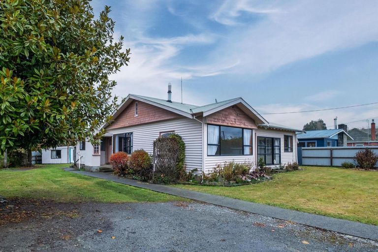 Photo of property in 8 Connolly Street, Geraldine, 7930