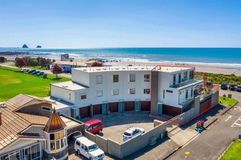 Photo of property in Weekeston Apartments, 2 Nobs Line, Strandon, New Plymouth, 4312