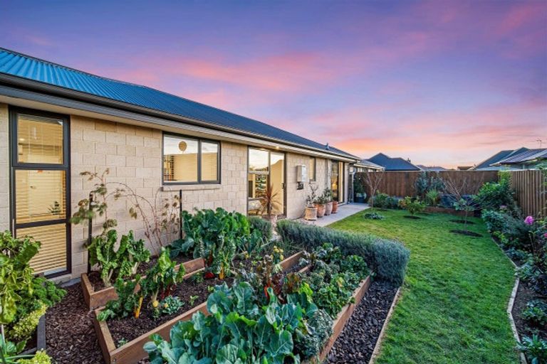 Photo of property in 2 Claremont Crescent, Amberley, 7410