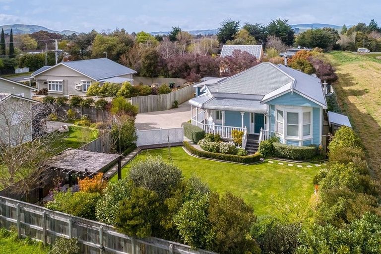 Photo of property in 32a Esther Street, Martinborough, 5711