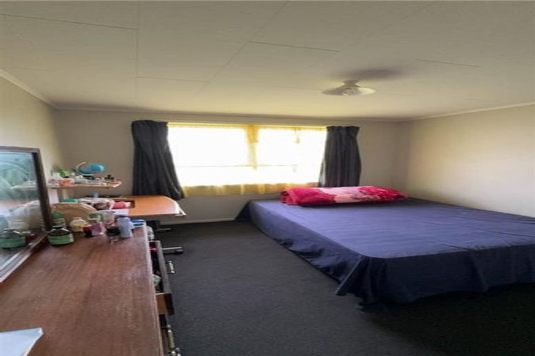 Photo of property in 15 Geoffrey Place, Mangere East, Auckland, 2024